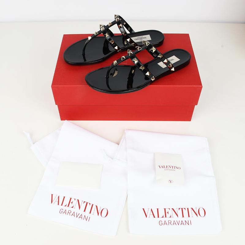 VALENTINO ヴァレンティノ GARAVANI ガラヴァーニ スタッズサンダル 