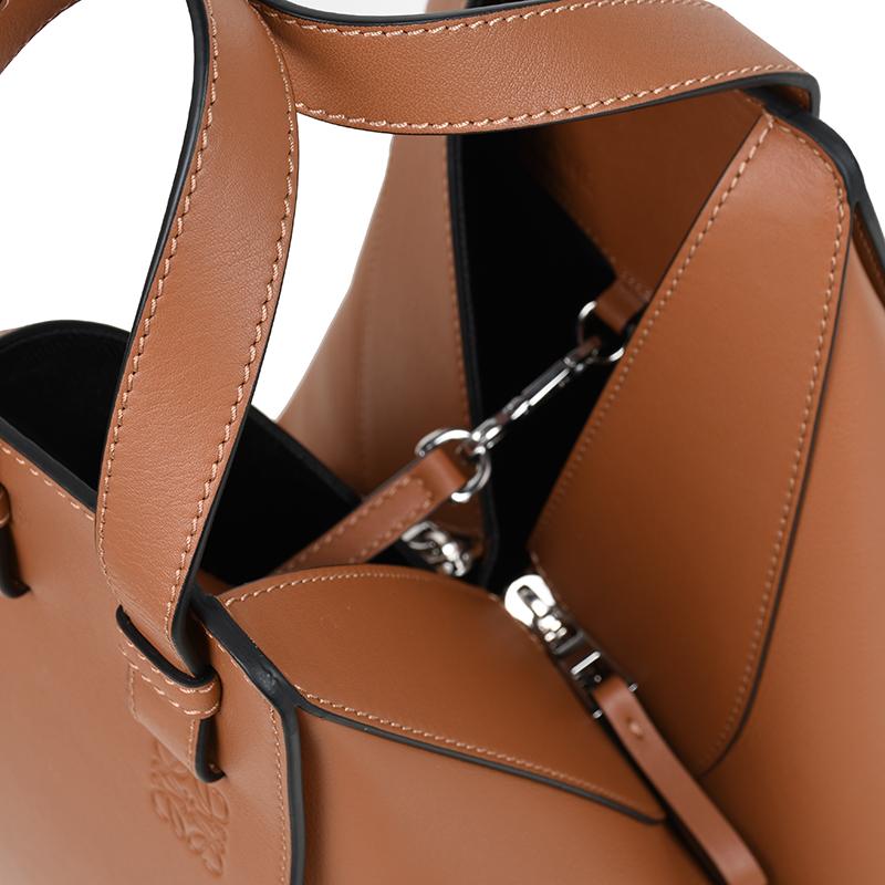 LOEWE ロエベ　ハンモック スモールタ ン LOEWE（ロエベ） ハンモック スモール タン ハンドバッグ HAMMOCK 3WAY