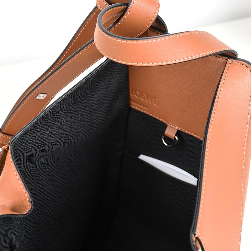 LOEWE（ロエベ） ハンモック スモール タン ハンドバッグ HAMMOCK 3WAY