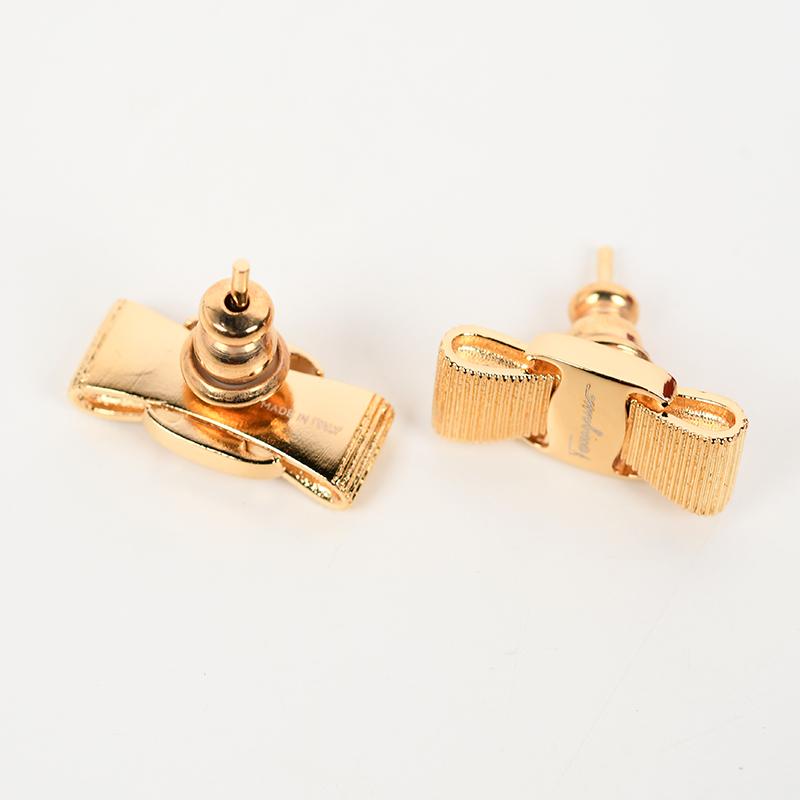 FERRAGAMO Salvatoreフェラガモ ヴァラ リボン ゴールドピアス FERRAGAMO Salvatoreフェラガモ ヴァラ リボン ゴールドピアス