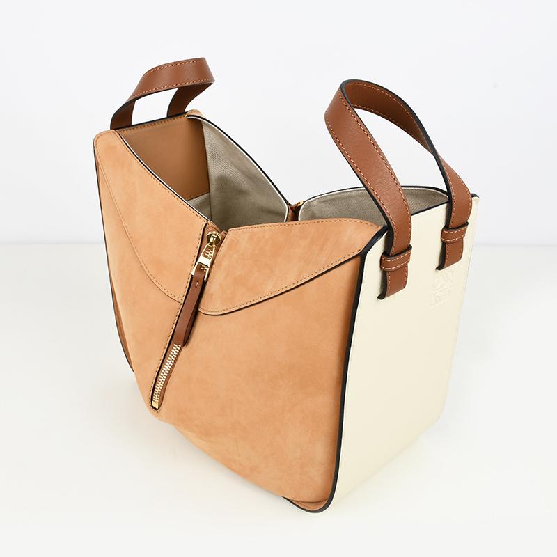 ロエベ　ハンモック　スモール ロエベ ハンモック スモール A538S35X18 カーフレザー サンド