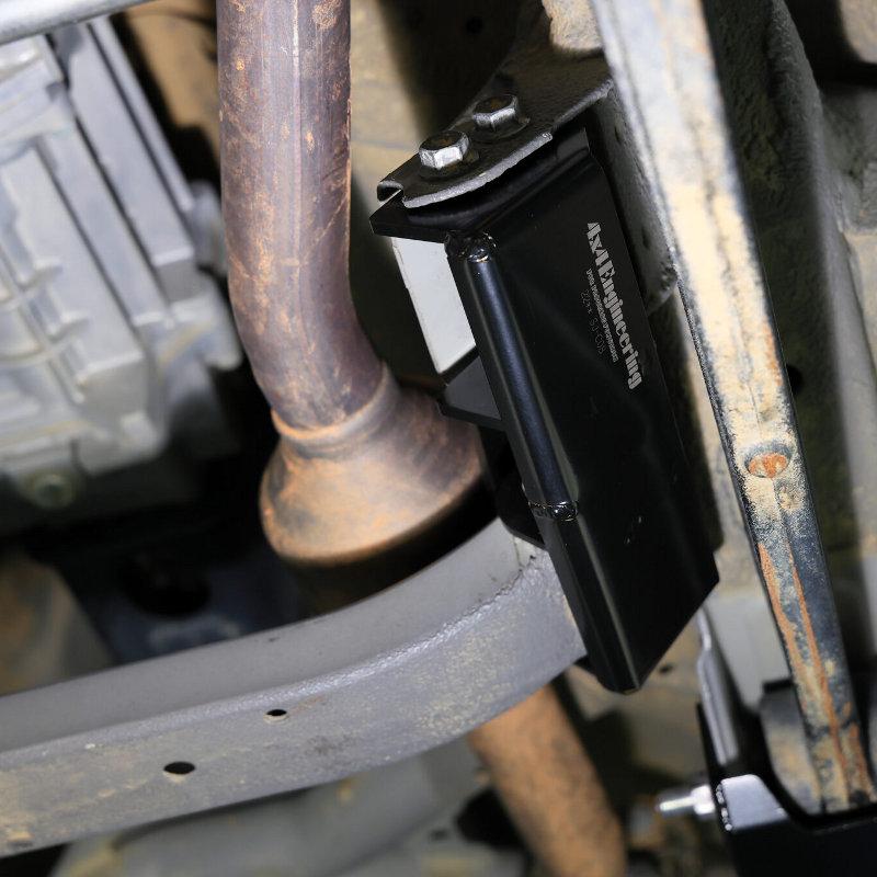 4×4エンジニアリング JB64/74クロスメンバーダウンブラケット 4x4