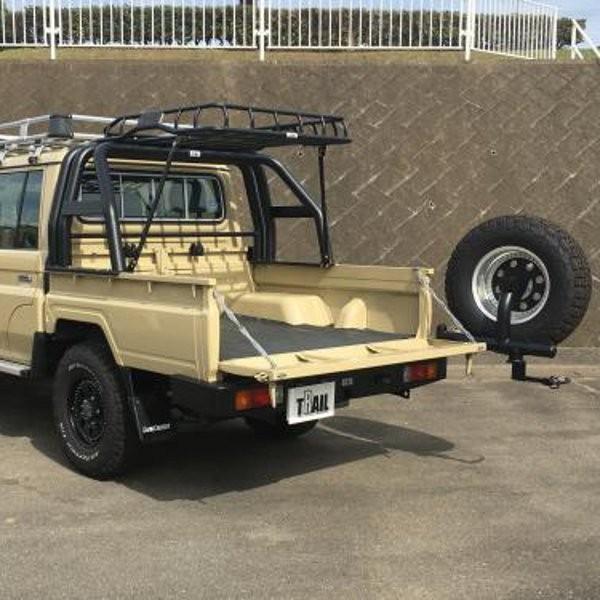 正規品 TRAIL ランドクルーザー79用　リアバンパーWithタイヤキャリア (代引不可) 【CEG1757584948】(63578円)