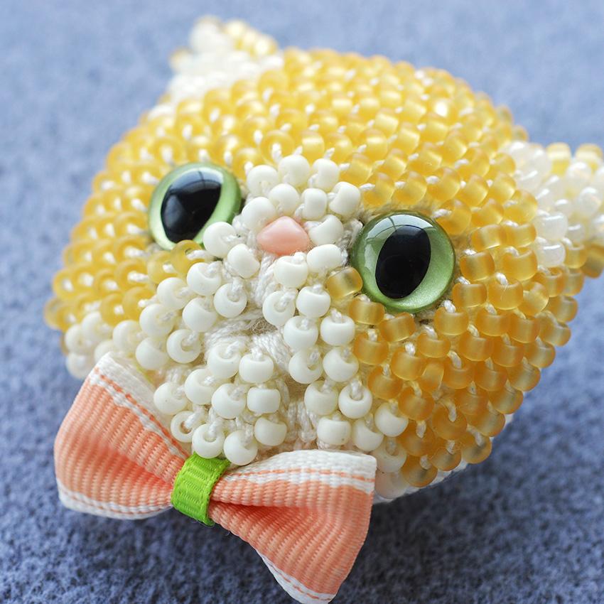 MIYUKI ビーズクロッシェ ビーズ編みの猫ブローチキット クリーム