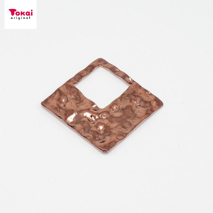 クラフトハートトーカイ チョコカラー メタル四角 くりぬき 波線 1穴