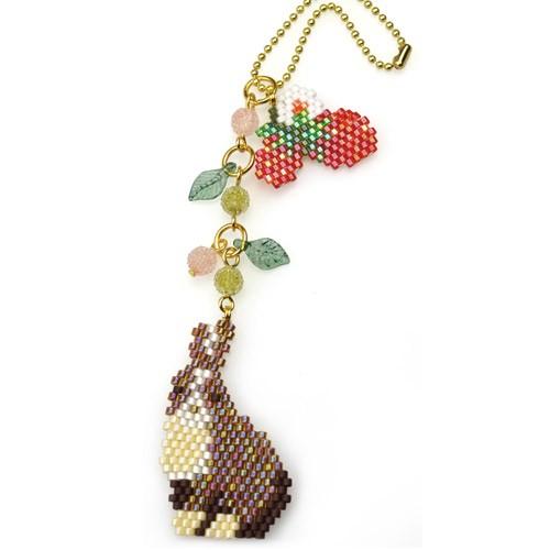 ビーズ キット ストラップ チャーム シェイプドステッチキット2 苺畑のうさぎ 手芸材料の通販シュゲールyahoo 店 通販 Yahoo ショッピング