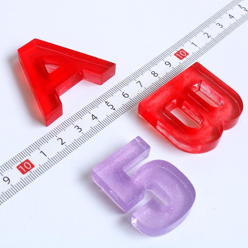 クラフトハートトーカイ レジン モールド アルファベット ＋ 数字 | 型