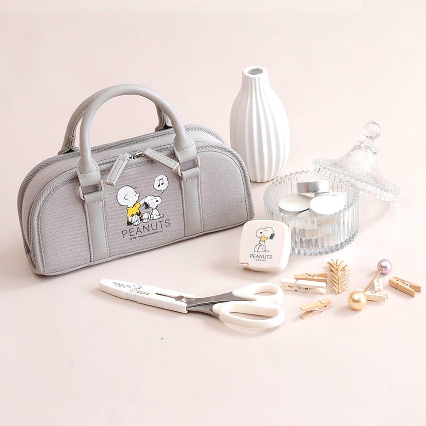 最新スヌーピーグッズ9点セット 裁縫セット スヌーピーソーイングセット クラフトバッグラウンドタイプ