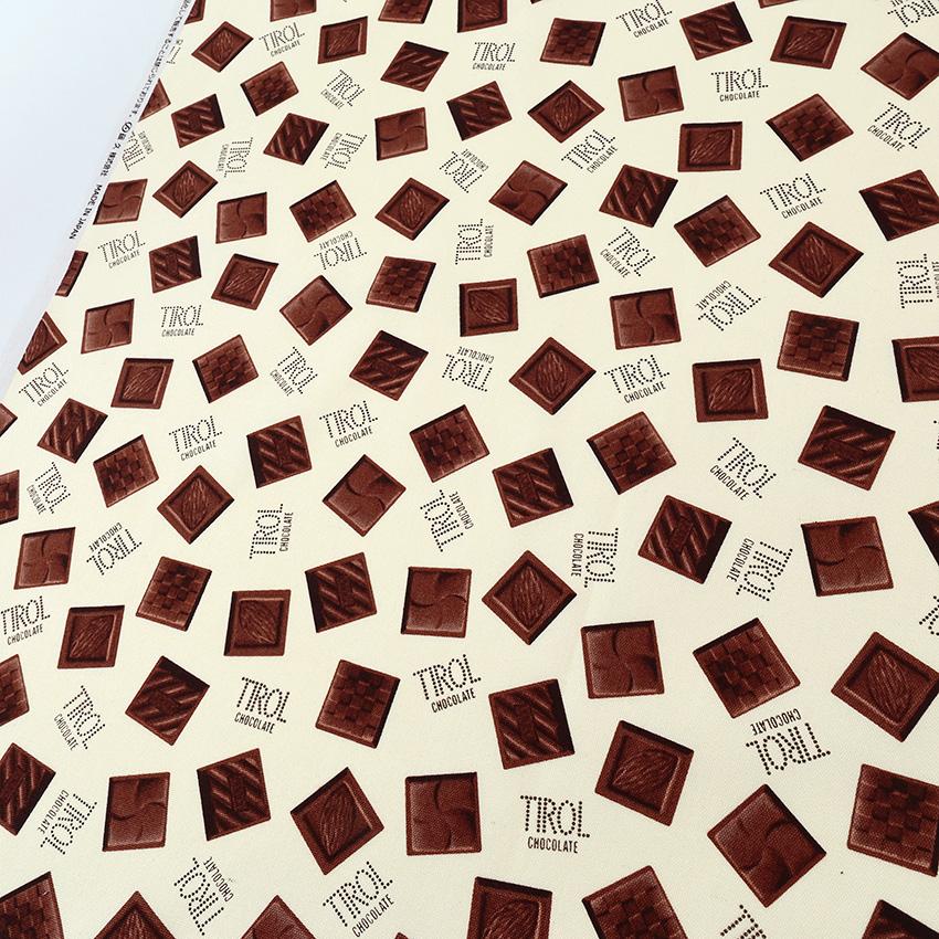 クラフトハートトーカイ チロルチョコ 総柄 オックス 1m カットクロス