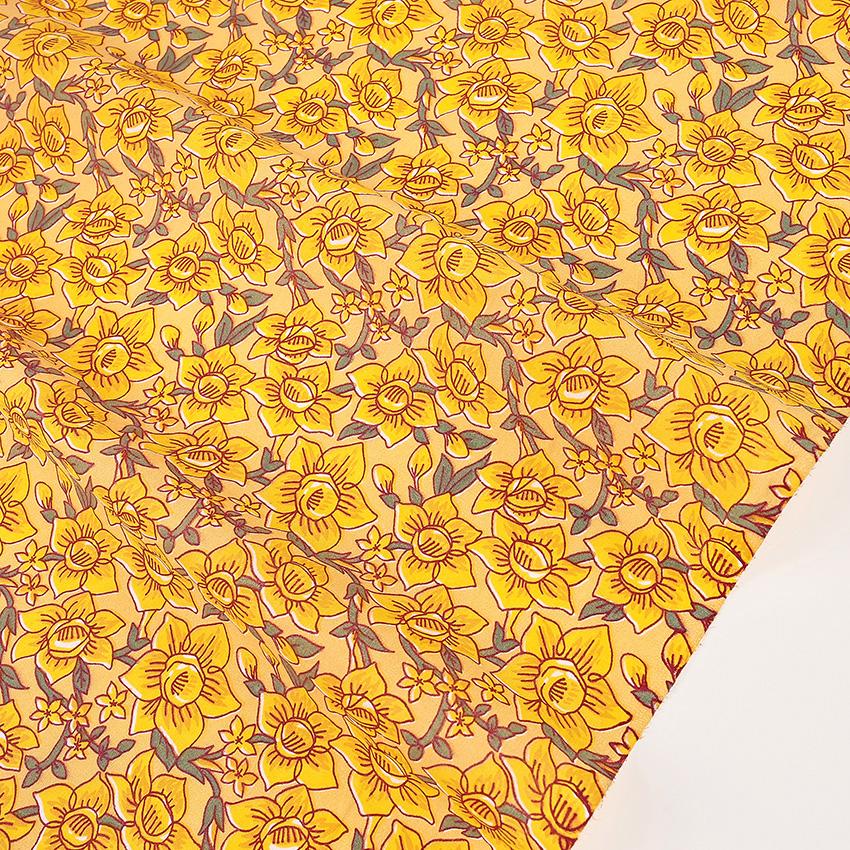 クラフトハートトーカイ インド綿ブロック風プリント 更紗フラワー 3Ye