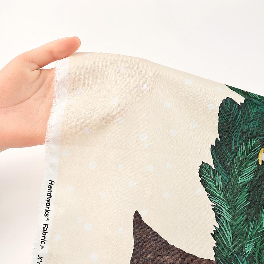 ツリーとサンタ クリスマスパネル オフホワイト 108×70cm カットクロス