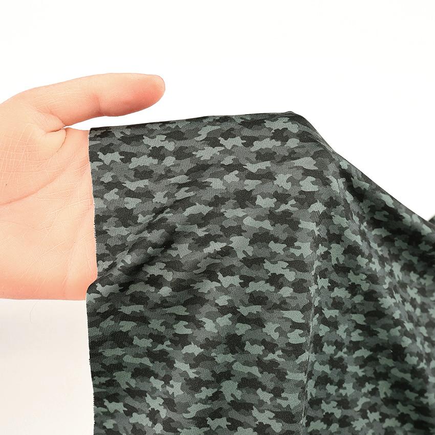 ちいさな世界のちいさな生地 スムースニット 迷彩柄 38×38cm