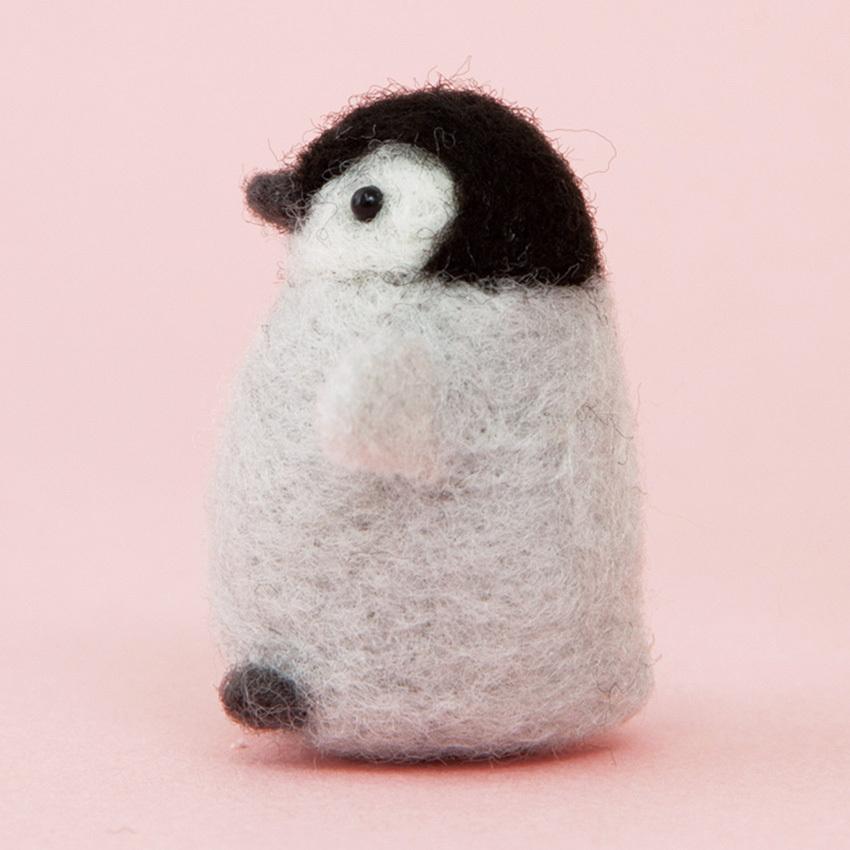 星を集めるペンギンさんとシマエナガさんのウェルカムインテリア　羊毛フェルト 星を集めるペンギンさんとシマエナガさんのウェルカムインテリア