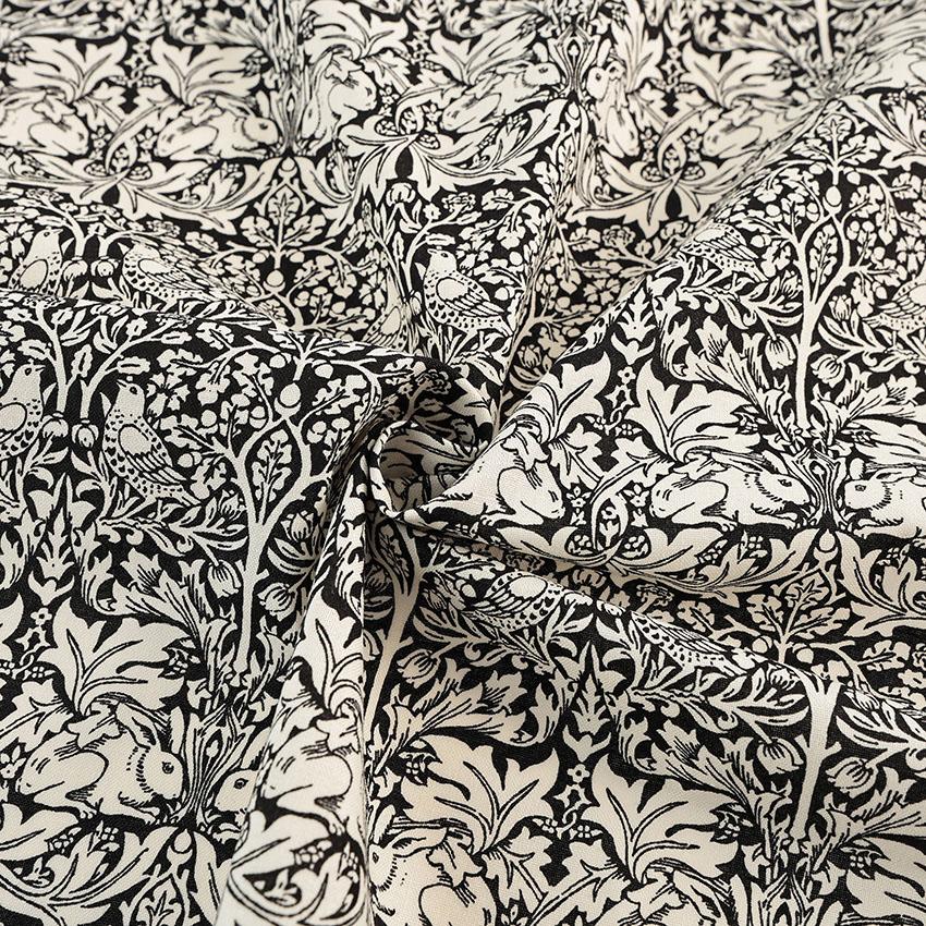 V&A Fabric Collection ブラザーラビット シーチング 50cm単位｜切売り