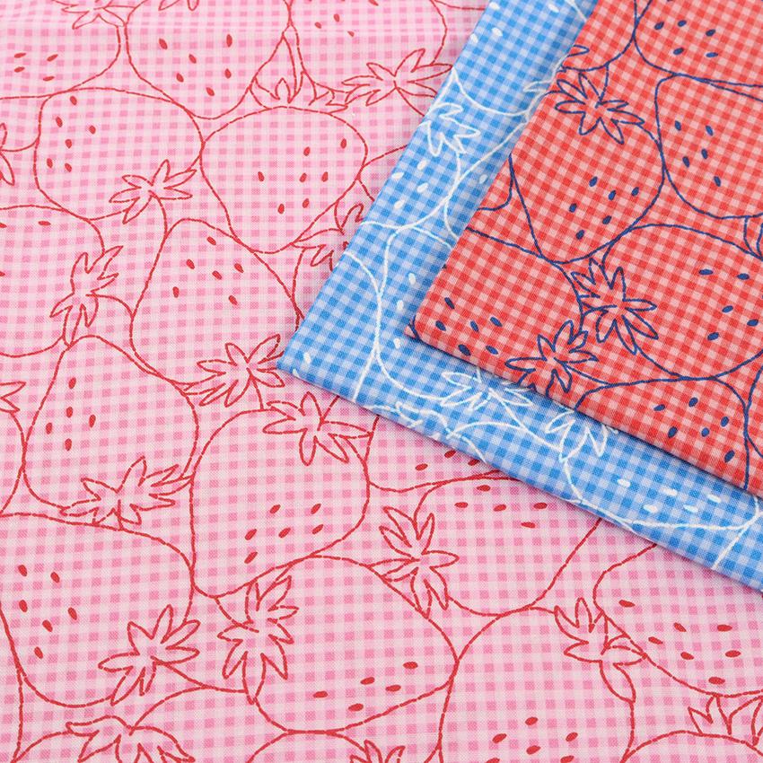 PICNIC イチゴ刺繍風ギンガムチェック 撥水加工 シーチング 50cm