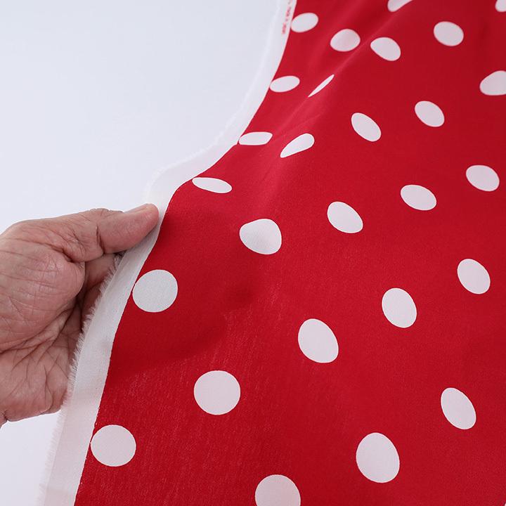 クラフトハートトーカイ 水玉ブロード レッド（50cm単位）｜切売り
