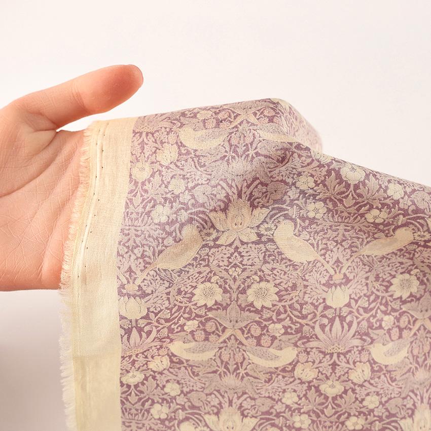 クラフトハートトーカイ V&A Fabric Collection いちご泥棒 80ロイヤル