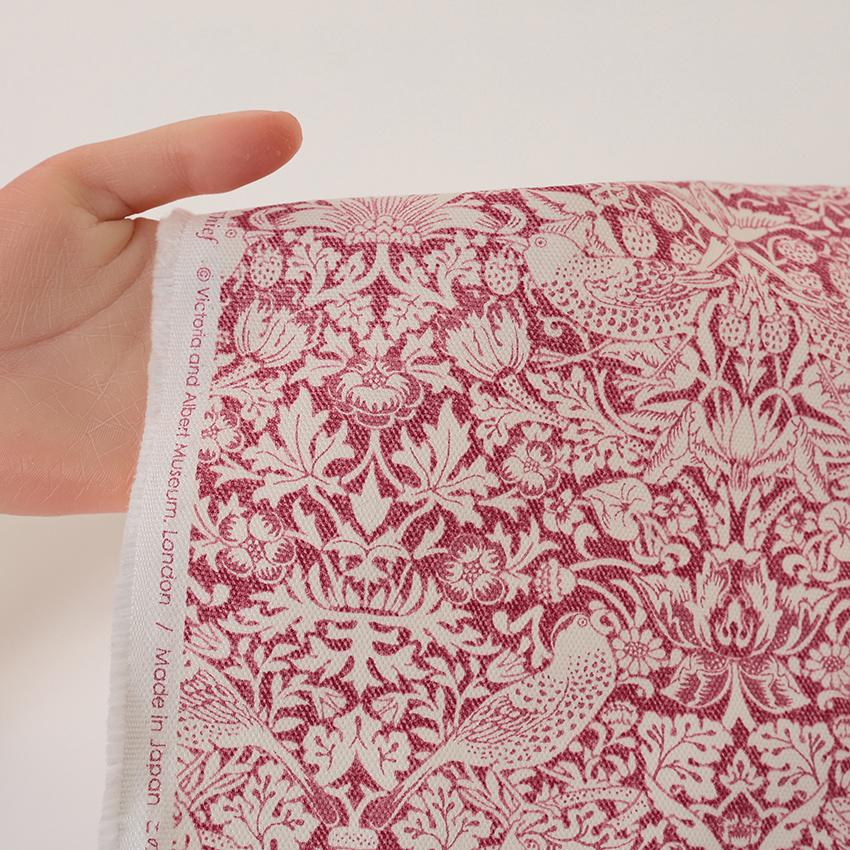 V&A Fabric Collection いちご泥棒 オックス 50cm単位 | 切売り