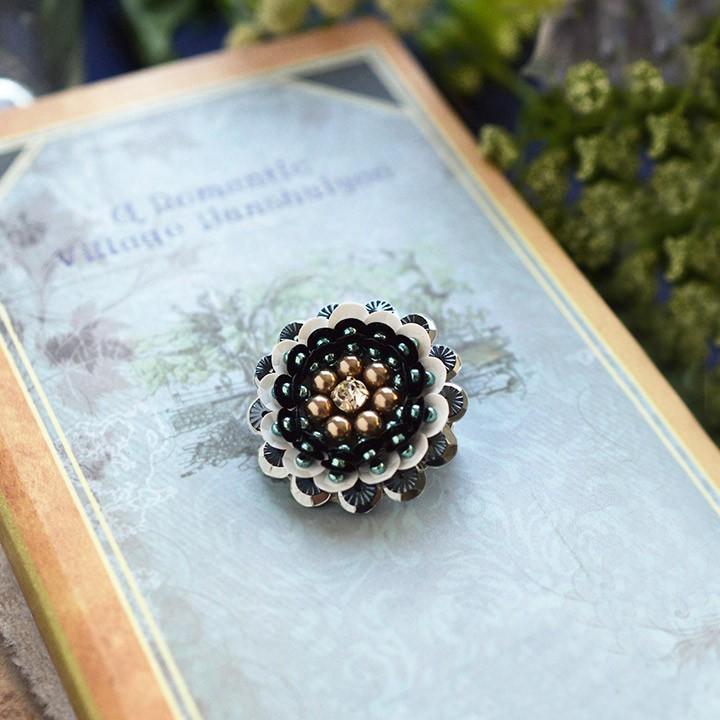 ビーズ刺繍 サークルの立体フラワーブローチキット | ビーズ ビーズ刺繍 サークルの立体フラワーブローチキット | ビーズ