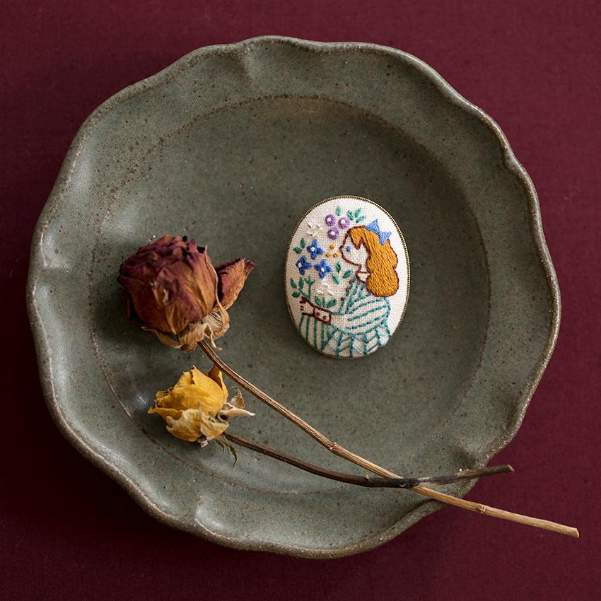 コスモ 刺しゅうキット石井寛子 花とわたしの物語 ブローチNo