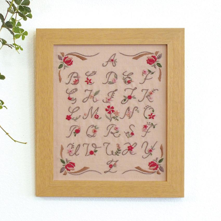 アンティークフランス 22匹の猫＆肉球色糸刺繍フレーム アルファベットサンプラー アンティークフランス 22匹の猫＆肉球色糸刺繍フレーム