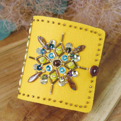 ☆しの様 ビーズデコ ビーズ・デコ刺しゅうをはじめよう ニードルブック 風車