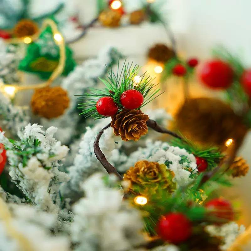 松ぼっくり イルミネーションライト LED20灯 2m 電池式 クリスマス 飾り 本物松ぼっくり 赤い実 タイプA/B 冬装飾 ガーランドライト A243A244 |  | 17