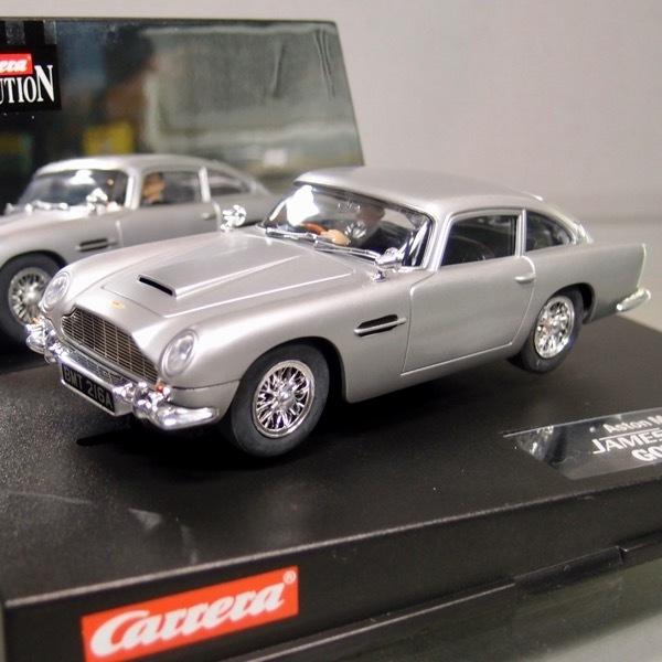 Carrera 1/32 007 James Bond ゴールドフィンガー アストンマーチン DB5 ジェームス ボンド(ショーン コネリー)乗車　スロットカー