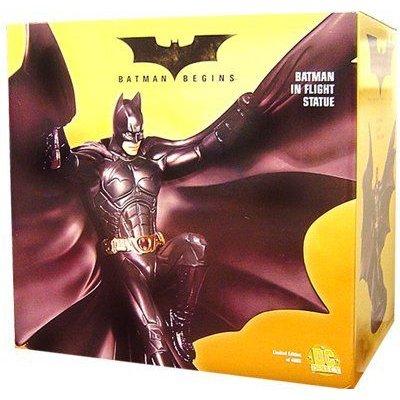バットマンビギンズ バットマン・イン・フライト スタチュー バットマンビギンズ バットマン・イン・フライト スタチュー