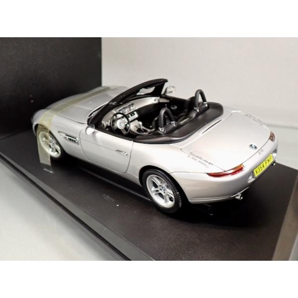 オートアート AUTOart 1/18 007 James Bond ワールド イズ ノット