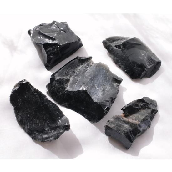 オブシディアン原石 5個 104g ハンマーカット 黒曜石 お守り 浄化 パワーストーン Obkg 002 水晶とパワーストーンのお店シルフ 通販 Yahoo ショッピング