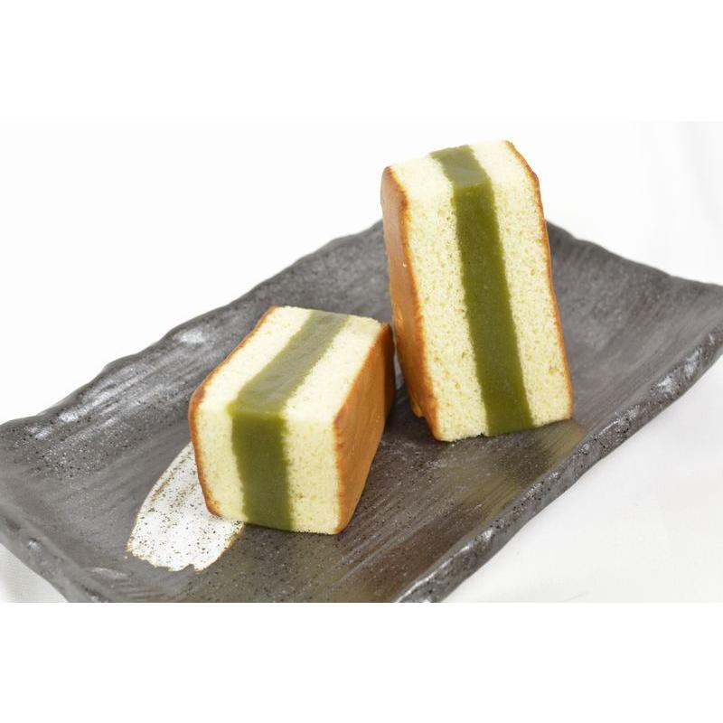 抹茶　シベリア　2枚のカステラに羊羹を挟んだ和菓子 | 