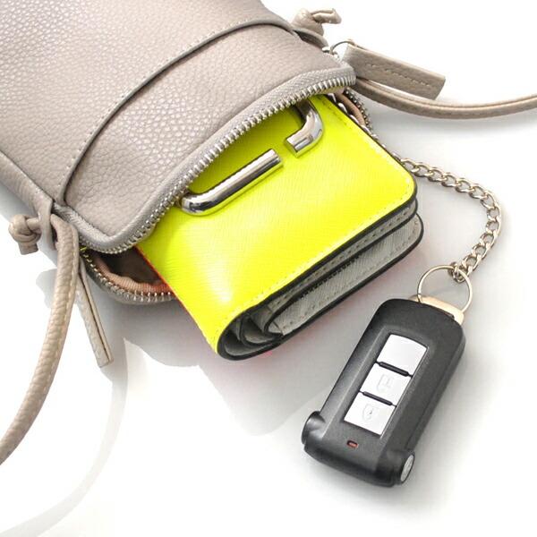 スマートポシェット サコッシュ ポーチ ミニバッグ サブバッグ バッグインバッグ MOMO バック かばん 鞄 レザー 本革 スマホポーチ スマートフォン収納 |  | 02