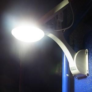 高輝度 18w ソーラー Led 照明 街路灯 ライト 外灯 屋外 庭 駐車場 街灯 防犯灯 常夜灯 自動点灯 オート減光 おしゃれ 明るい Sml 4018 Supermoonlight18 Sigen Shop 通販 Yahoo ショッピング