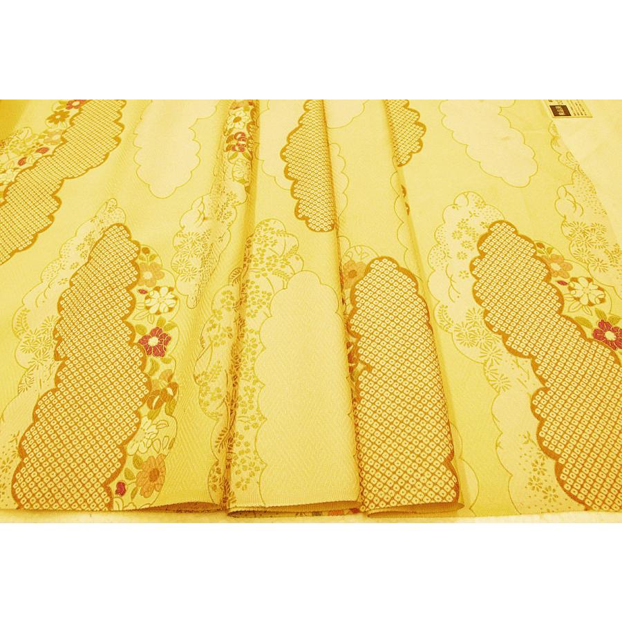 シルク 綸子 リンズ アイボリー系の地色に雲取り 疋田 小花文様 シルク 正絹 和柄 和風 友禅 衣装 生地 着物 はぎれ ハギレ Ye 374 シルク本舗 通販 Yahoo ショッピング