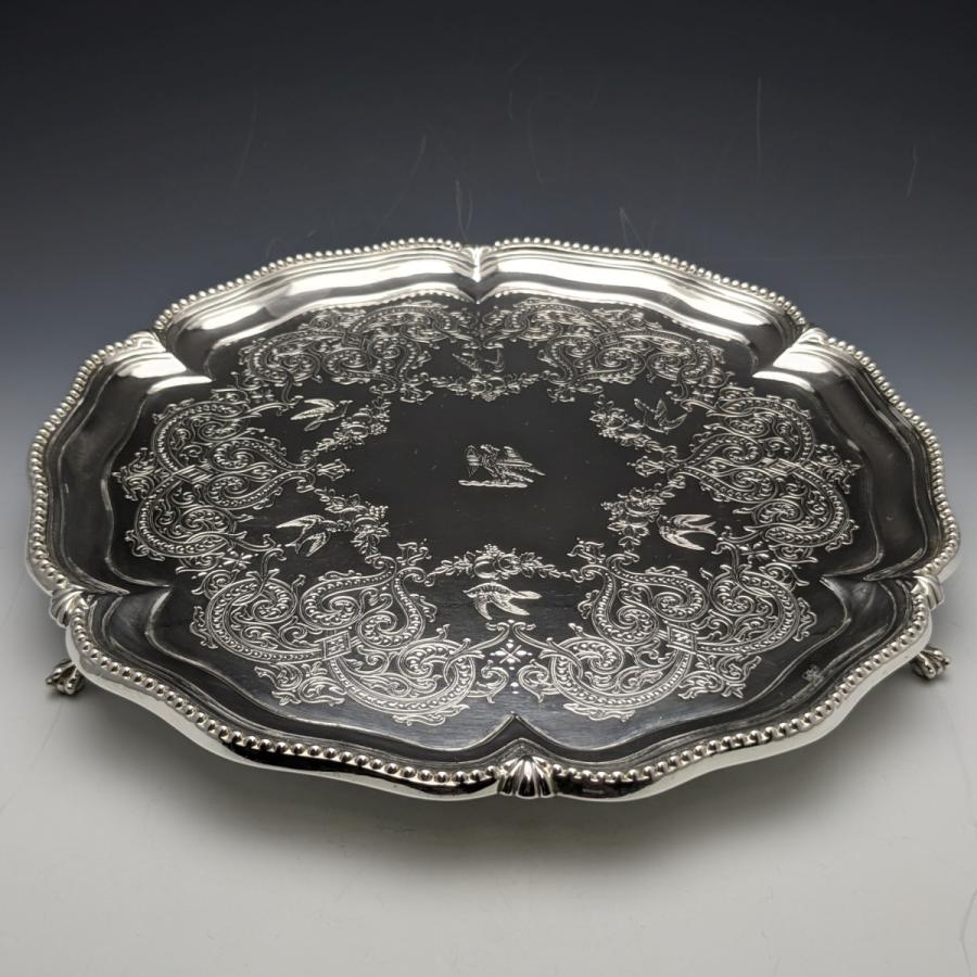 1879年 英国アンティーク 純銀製 サルヴァ 直径25cm 632g Goldsmiths Alliance :162978755:SILVER-LUG - 通販 - Yahoo!ショッピング 1879年 英国アンティーク 純銀製 サルヴァ 直径25cm 632g Goldsmiths Alliance :162978755:SILVER-LUG - 通販 - Yahoo!ショッピング