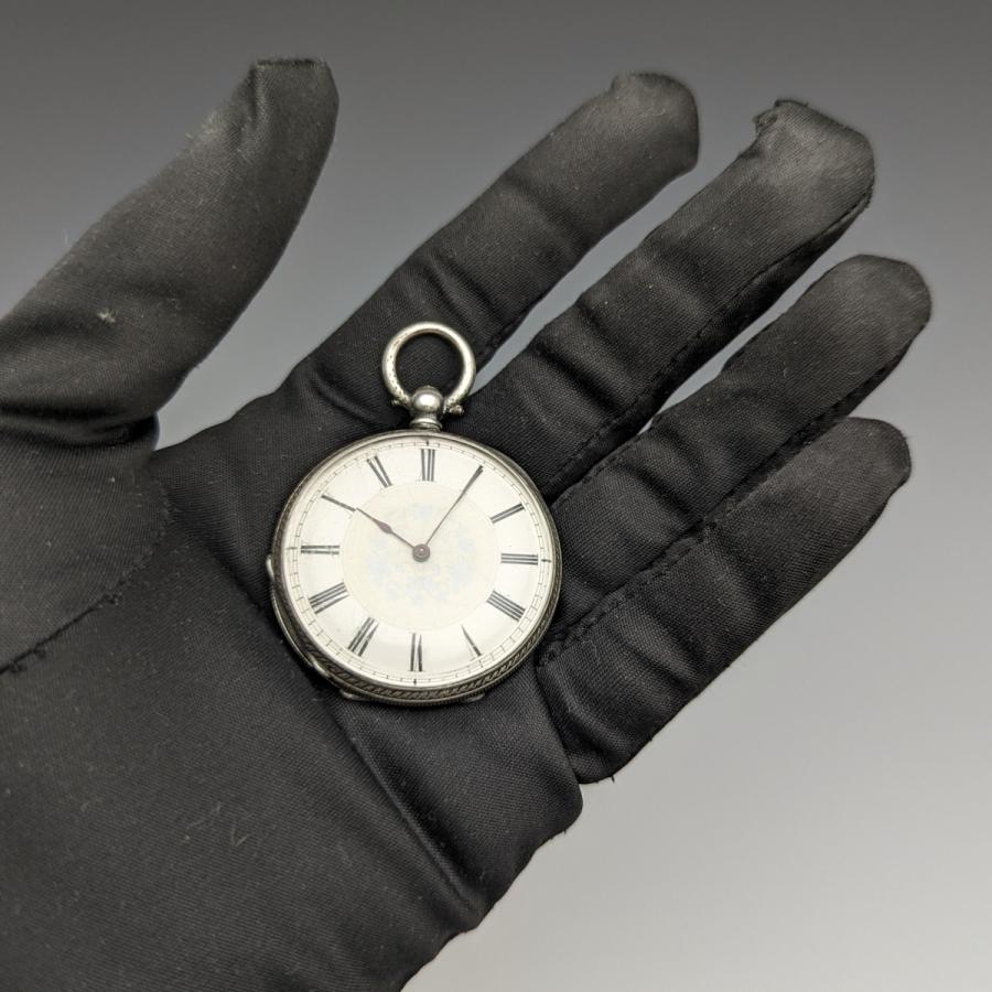 アンティーク スイス製 レディース懐中時計 動作良好 フローラル彫刻銀側ケース 鍵巻き :169109647:SILVER-LUG 通販  
