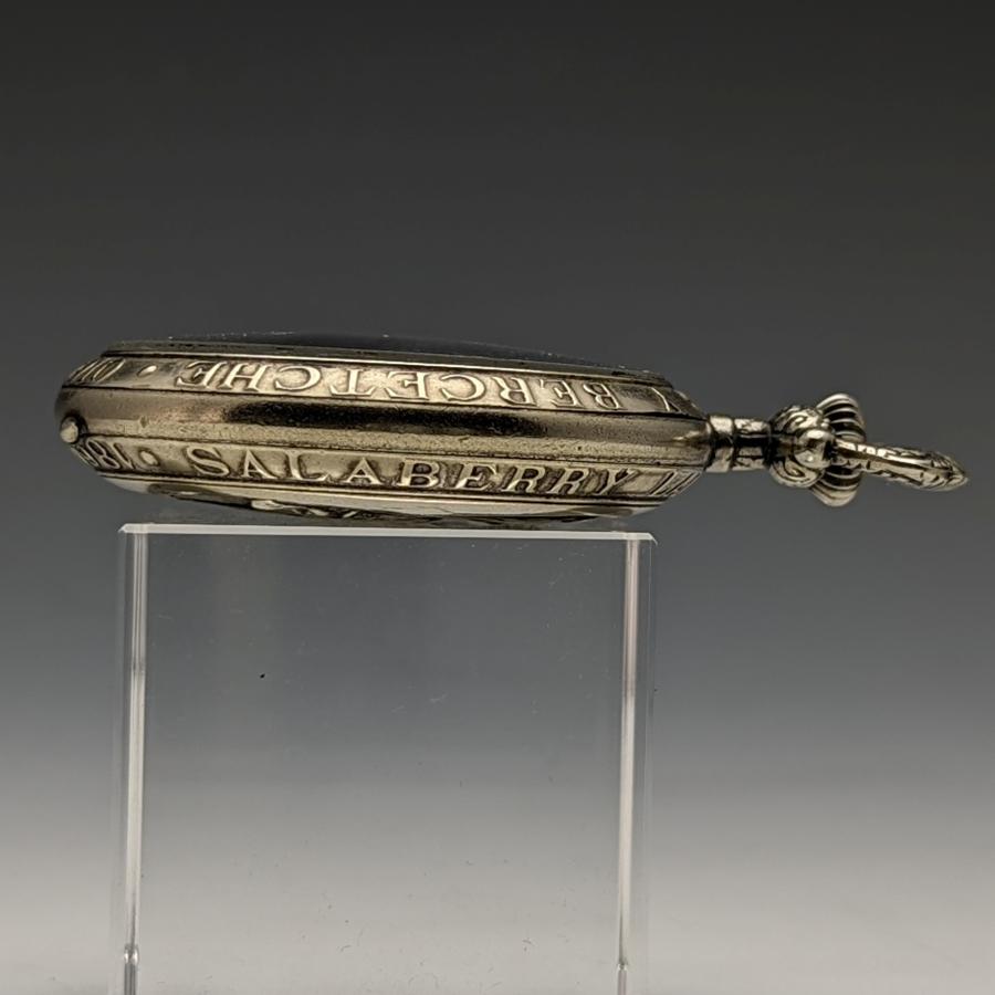 アンティーク スイス製 無銘 懐中時計 雄牛彫刻ケース 動作良好