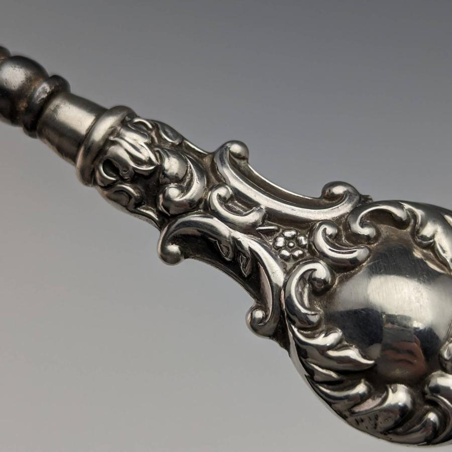 売り販促品 1912年 英国アンティーク 純銀ハンドル ボタンフック