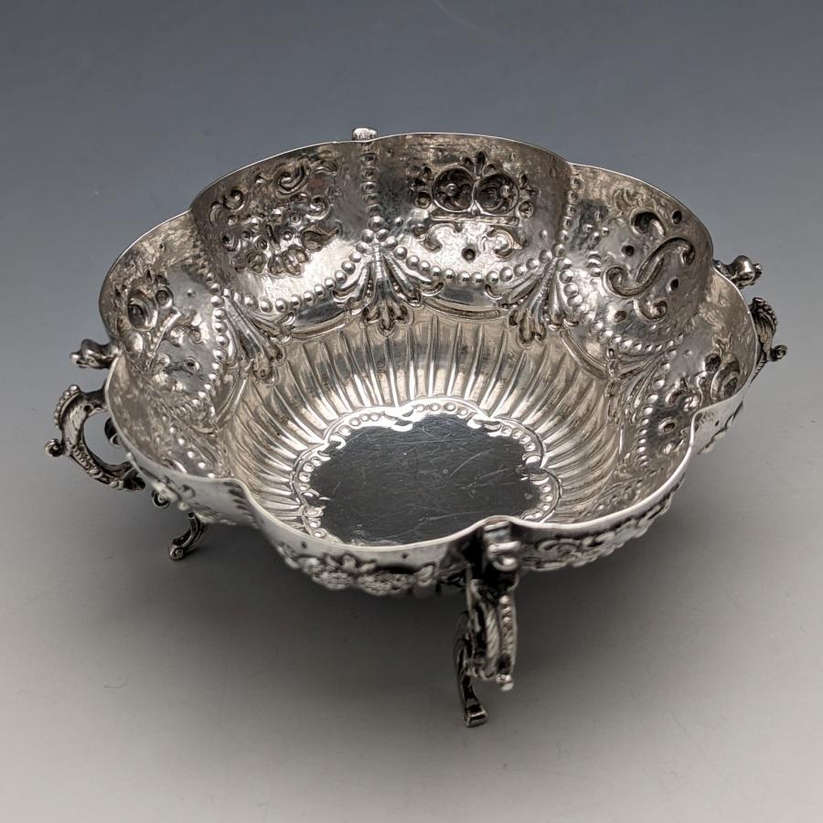 1903年 英国アンティーク 純銀製 脚付きボウル 126g Goldsmiths & Silversmiths 1903年 英国アンティーク 純銀製 脚付きボウル 126g Goldsmiths