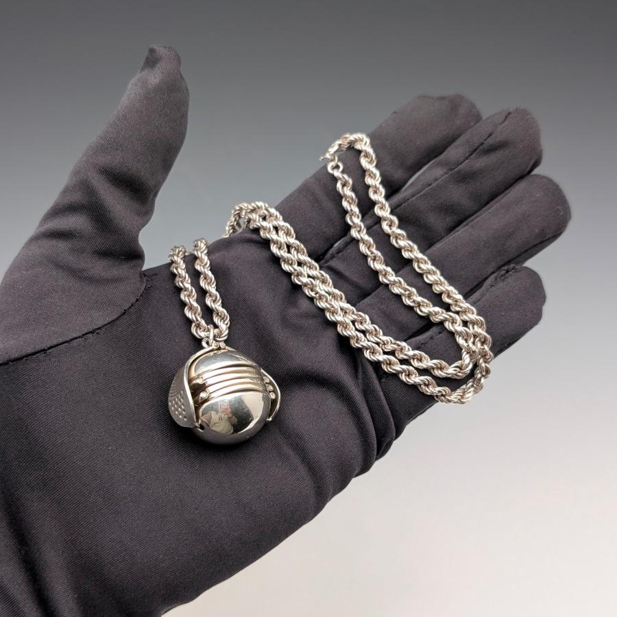 ヴィンテージ 純銀製展開式フォトペンダント 純銀極太ネックレス付き 47g ヴィンテージ 純銀製展開式フォトペンダント 純銀極太ネックレス