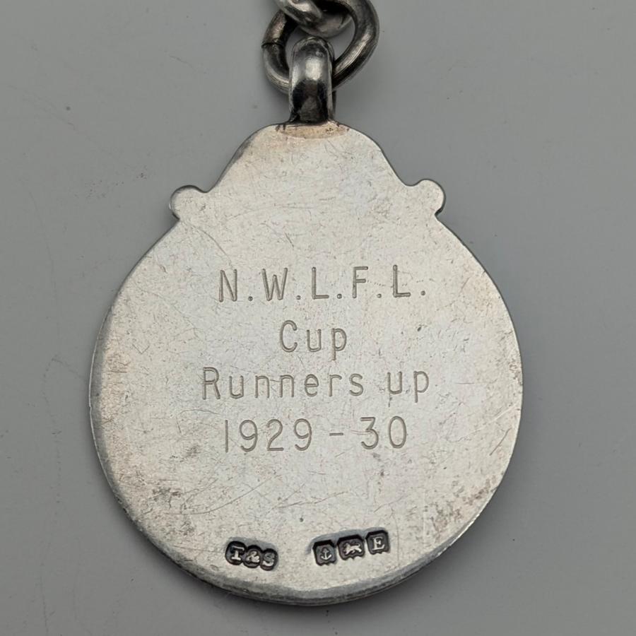 1895年 英国アンティーク 純銀製アルバートチェーン 64g 純銀サッカーメダルフォブ 1895年 英国アンティーク 純銀製アルバートチェーン 64g 純銀サッカー