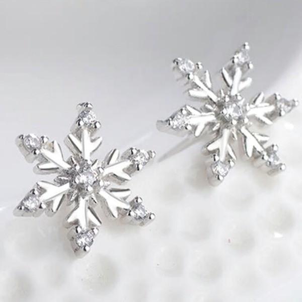 雪の結晶ピアス〈キュービックジルコニア〉シルバーカラー Amazon.co.jp: スターリングシルバー 雪の結晶 スタッドピアス ピアス