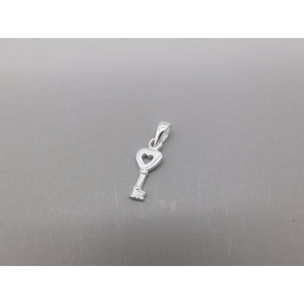 ペンダントトップ　シルバー925　シンプル　軽量　＜キー＞ | 