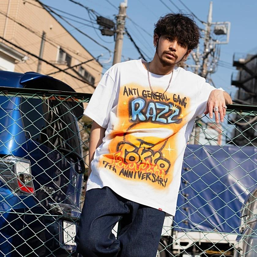 Tシャツ メンズ 半袖 RAZZIS ラズ おしゃれ カットソー 7周年 記念 スプレープリント ユニセックス ストリート 春 夏｜silverbulletxfuga｜04