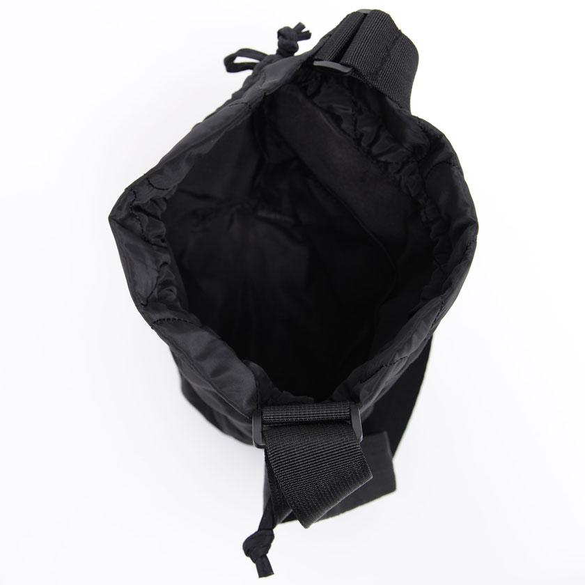 Mサイズ／キルティングショルダーバッグ＋ポーチ／silver ショルダーバッグ レディース 軽量 軽い 斜めがけ 韓国 小さめ