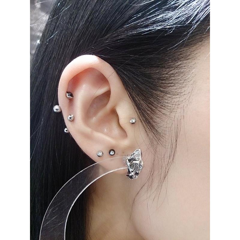 ZOCALO（ソカロ） サーベルタイガー・スタッド・ピアス (シルバー950製