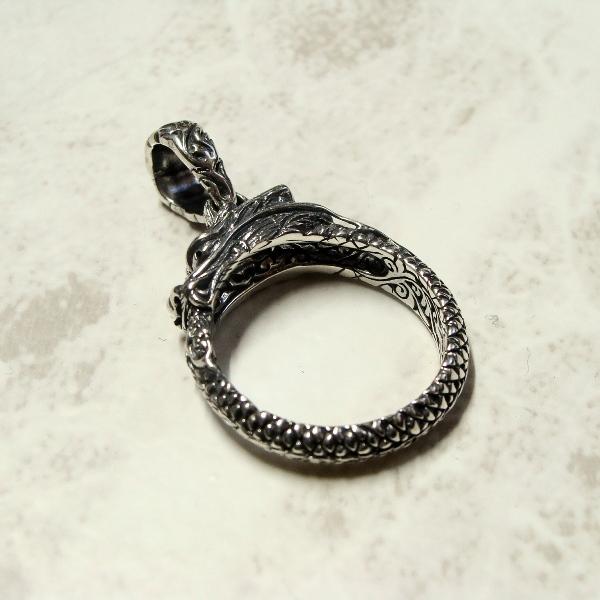 ZOCALO（ソカロ） ウロボロス・ドラゴン ペンダント Ouroboros Dragon