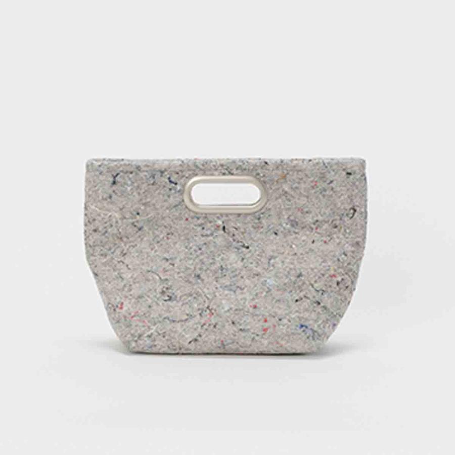 【限定商品】【期間限定ポイント10倍】Hender Scheme エンダースキーマ Recycled felt) hole bag medium | Hender Scheme