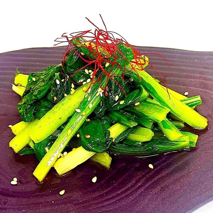 小松菜ナムル ３００ｇ 塩・ごま油味 こまつな 冷凍 歯ごたえが戻る （汁は捨てずにナムルに浸けたままにする） 手作りキムチ専門店 |  | 01